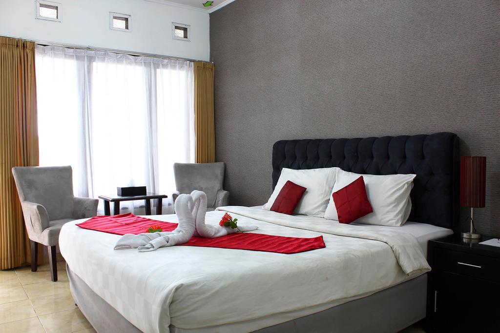 The Rizen Hotel Чісаруа Екстер'єр фото