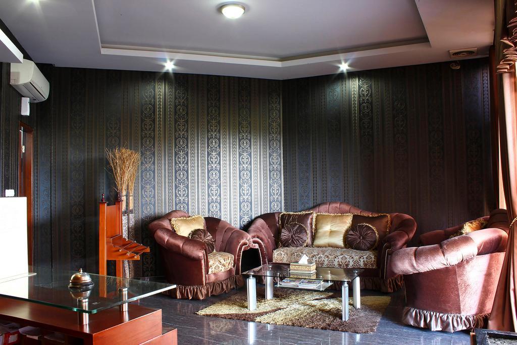 The Rizen Hotel Чісаруа Екстер'єр фото